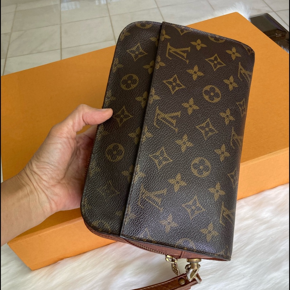 Authentic Louis Vuitton Monogram Pochette Accessoires NM Wristlet Bag